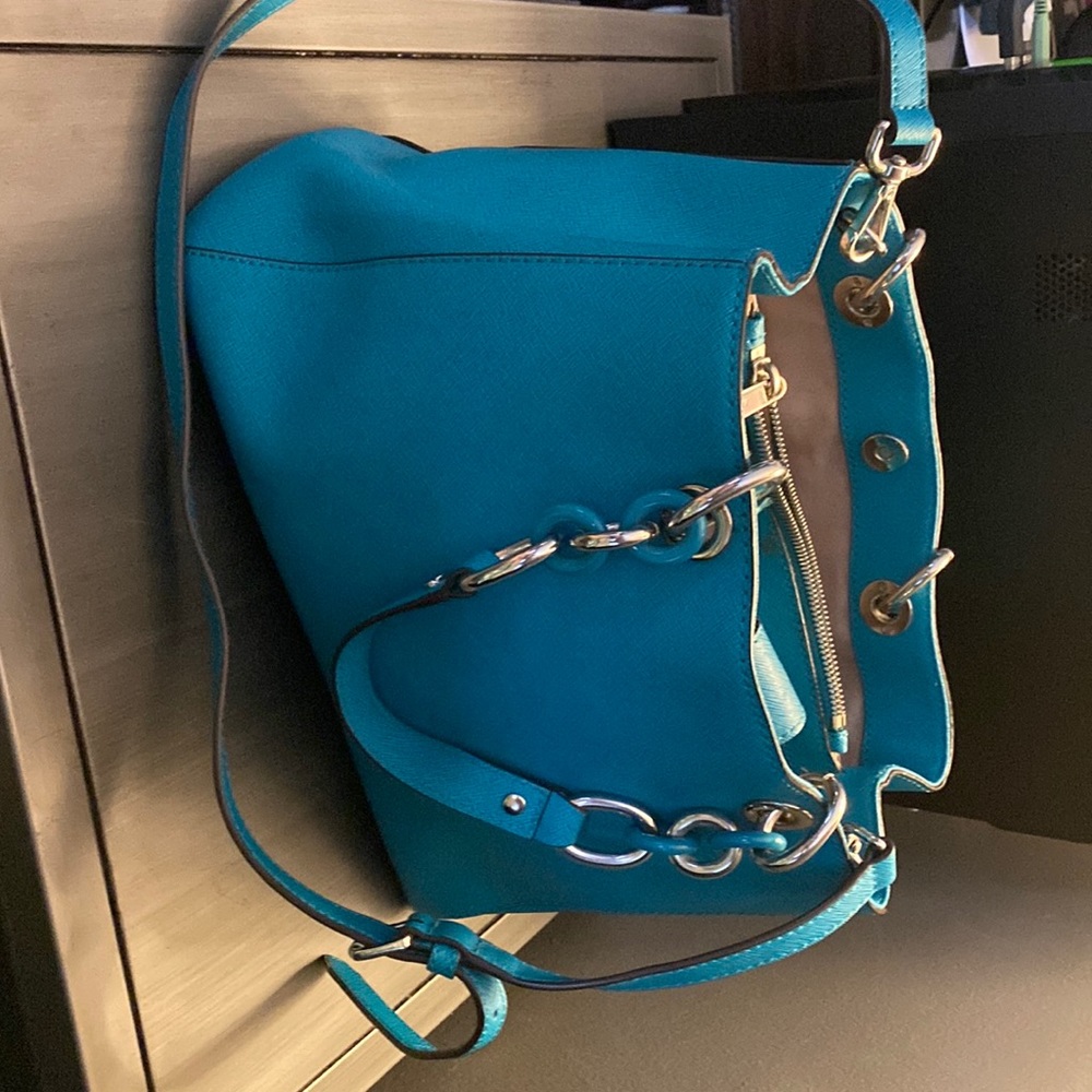 aqua genuine Michael Kors handbag with crossbody removable strap no smoker home!